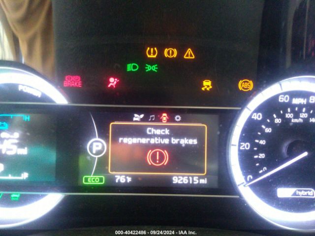 KNDCB3LC6J5209956 KIA NIRO LX