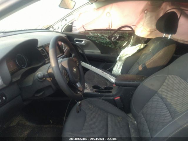 KNDCB3LC6J5209956 KIA NIRO LX
