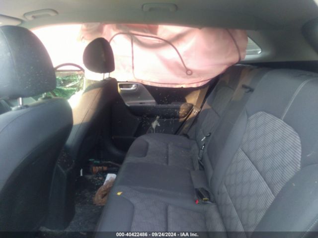 KNDCB3LC6J5209956 KIA NIRO LX