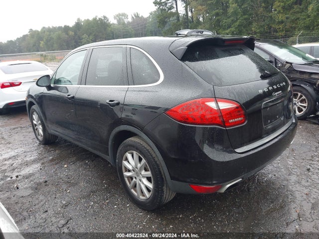 2011 PORSCHE CAYENNE WP1AA2A2XBLA09351 Photo 2