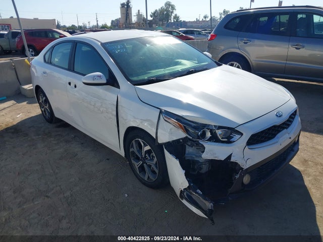 2019 3KPF24AD7KE050689 main image