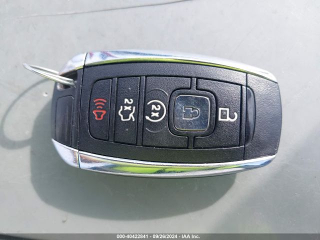 5LMCJ2D92JUL31759 Lincoln MKC SELECT