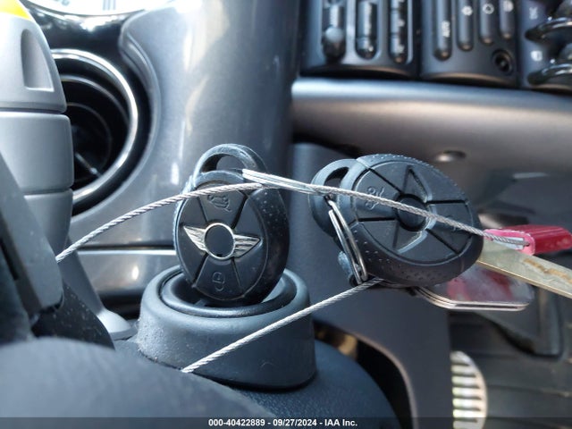 2006 MINI COOPER S WMWRH335X6TK57065 Photo 10