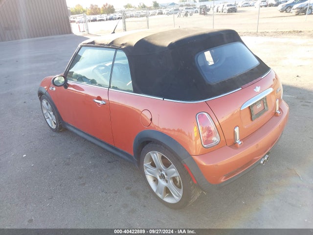 2006 MINI COOPER S WMWRH335X6TK57065 Photo 2