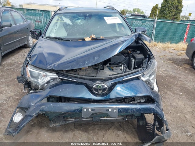 Toyota Rav4 Xle 2018 JTMRFREV4JJ242395 Image 13