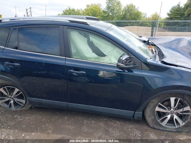 Toyota Rav4 Xle 2018 JTMRFREV4JJ242395 Image 14