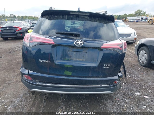 Toyota Rav4 Xle 2018 JTMRFREV4JJ242395 Image 17