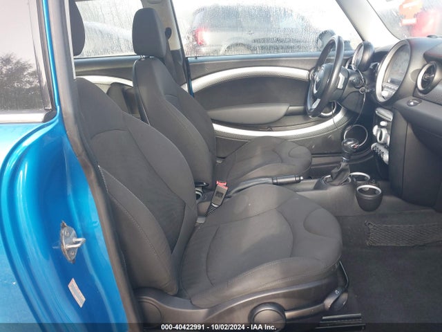 2009 MINI COOPER S CLUBMAN WMWMM335X9TP93234 Photo 4