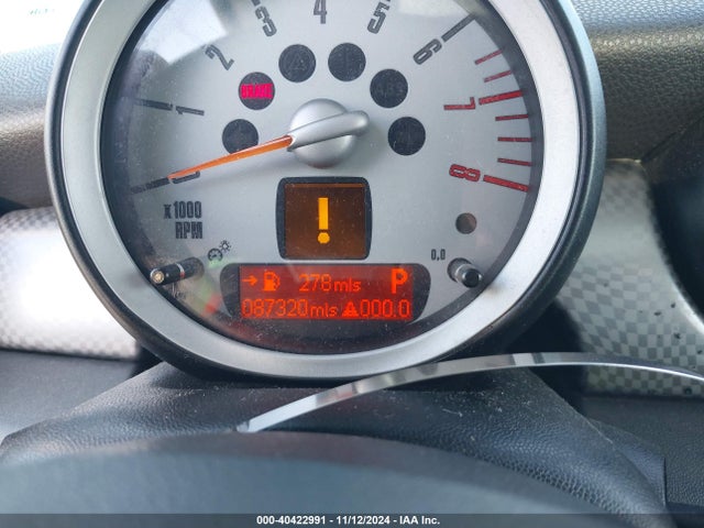 2009 MINI COOPER S CLUBMAN WMWMM335X9TP93234 Photo 6