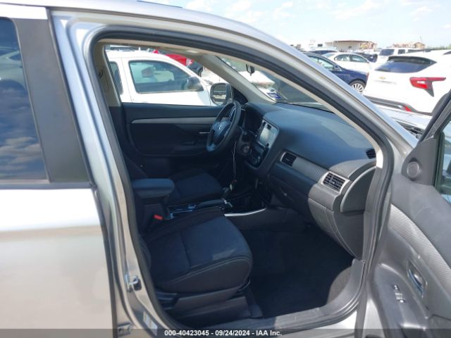 JA4AD2A36JJ003780 Mitsubishi Outlander Es