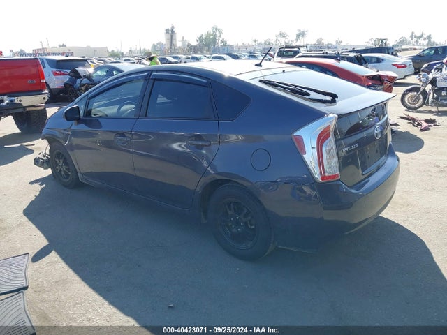 Toyota Prius Two 2015 JTDKN3DU8F0465627 Image 3
