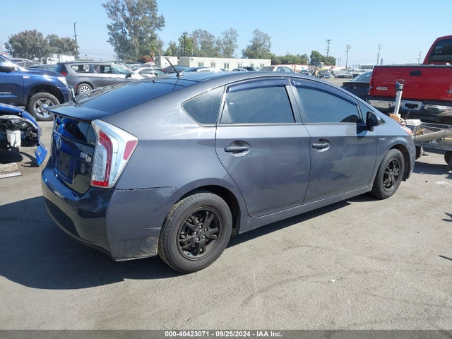 Toyota Prius Two 2015 JTDKN3DU8F0465627 Image 4