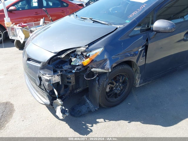 Toyota Prius Two 2015 JTDKN3DU8F0465627 Image 6