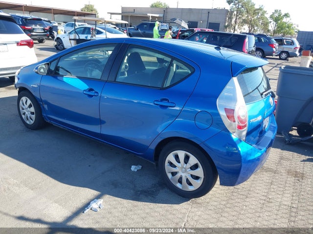 JTDKDTB34E1572549 Toyota Prius C Two