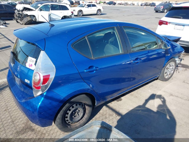 JTDKDTB34E1572549 Toyota Prius C Two