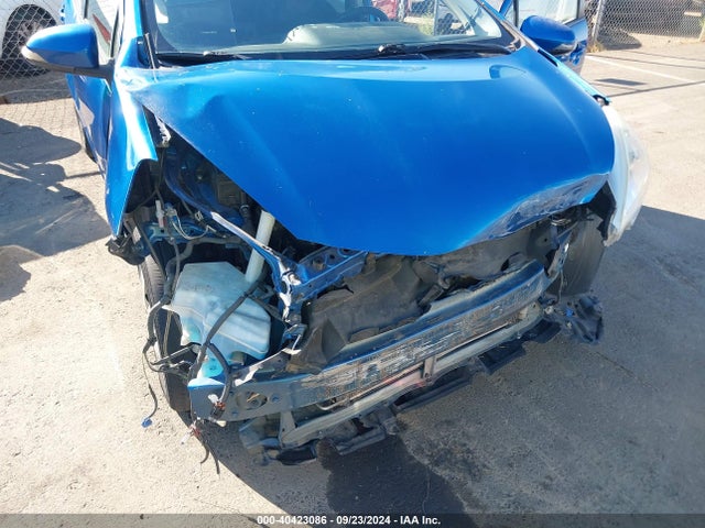 JTDKDTB34E1572549 Toyota Prius C Two