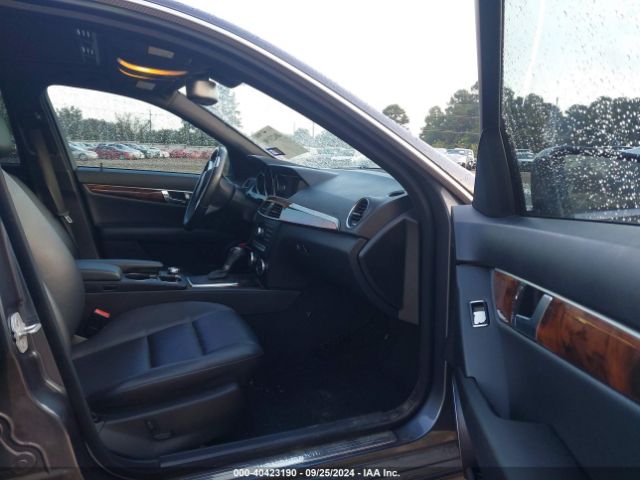 WDDGF4HB8ER320010 Mercedes-Benz C 250 Luxury/sport