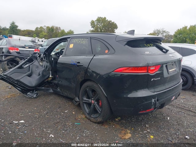 2020 JAGUAR F-PACE SADCM2FV2LA648474 Photo 2