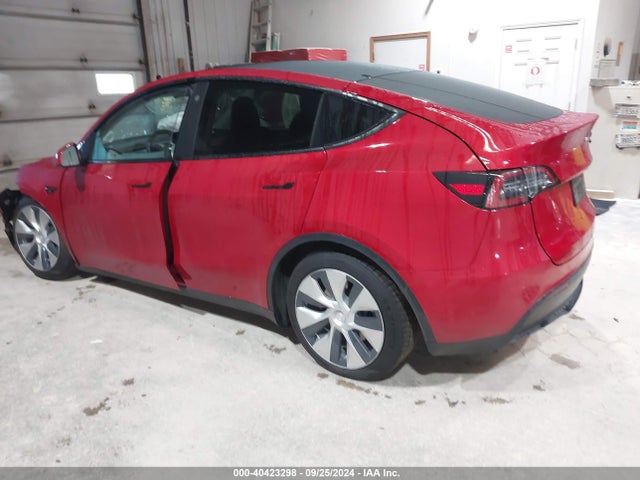 2021 TESLA MODEL Y 5YJYGDEE8MF146356 Photo 2