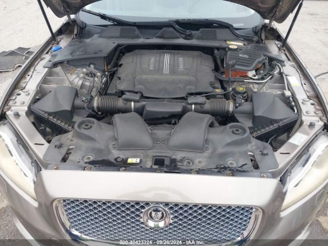 2011 JAGUAR XJ SAJWA2GB1BLV01640 Photo 9