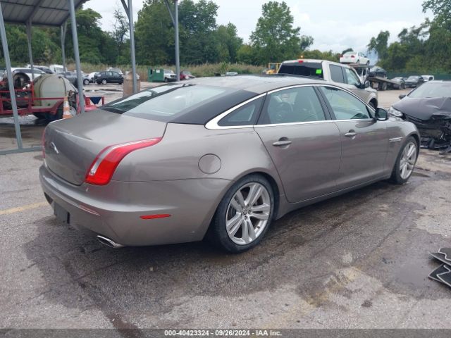 2011 JAGUAR XJ SAJWA2GB1BLV01640 Photo 3