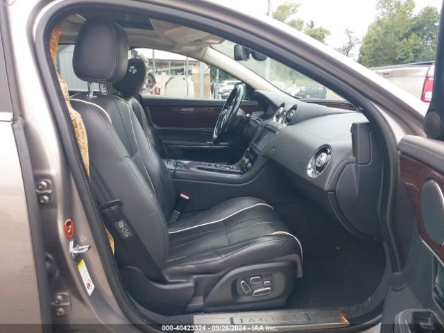 2011 JAGUAR XJ SAJWA2GB1BLV01640 Photo 4