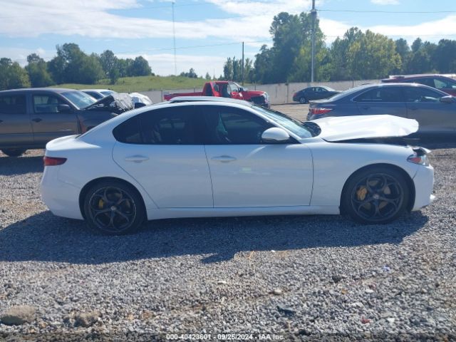 ZARFAECN2J7581589 Alfa Romeo Giulia Ti Sport Rwd
