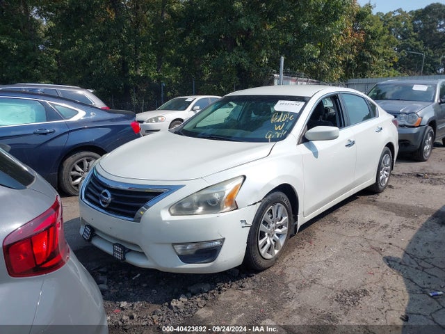 Nissan Altima 2.5 S 2015 1N4AL3AP0FC452097 Image 2