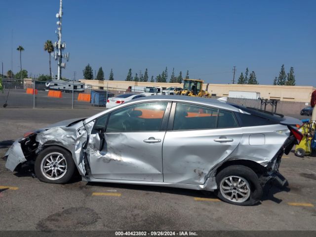 JTDKARFU2K3070203 Toyota Prius Le