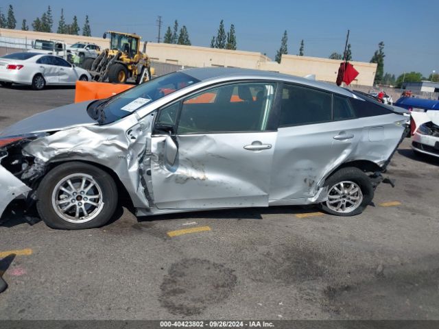 JTDKARFU2K3070203 Toyota Prius Le