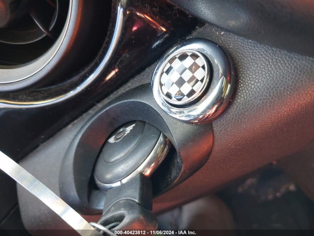 2011 MINI COOPER S WMWSV3C56BTY13988 Photo 10
