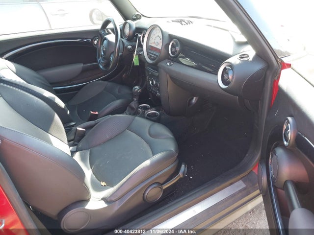 2011 MINI COOPER S WMWSV3C56BTY13988 Photo 4