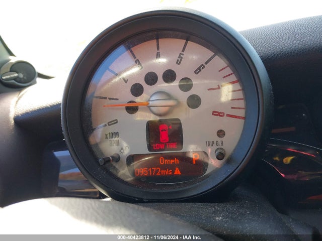 2011 MINI COOPER S WMWSV3C56BTY13988 Photo 6
