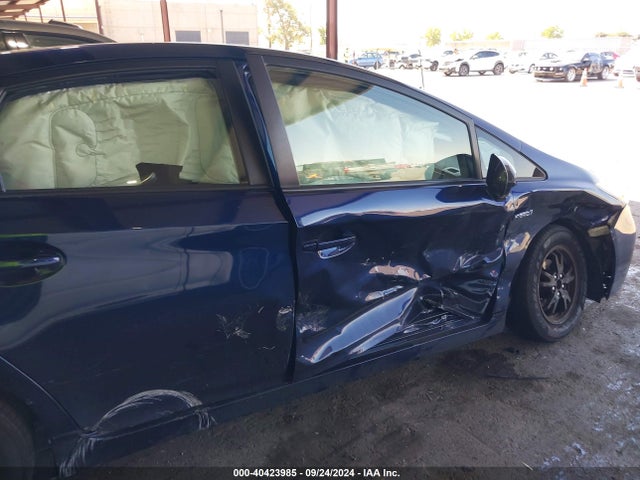 Toyota Prius Two 2015 JTDKN3DU7F0477350 Image 6