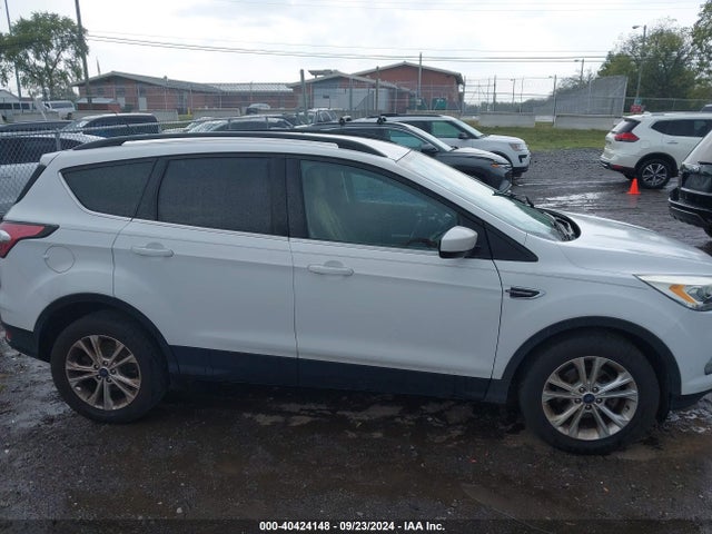 1FMCU0GD4HUB41406 Ford ESCAPE SE