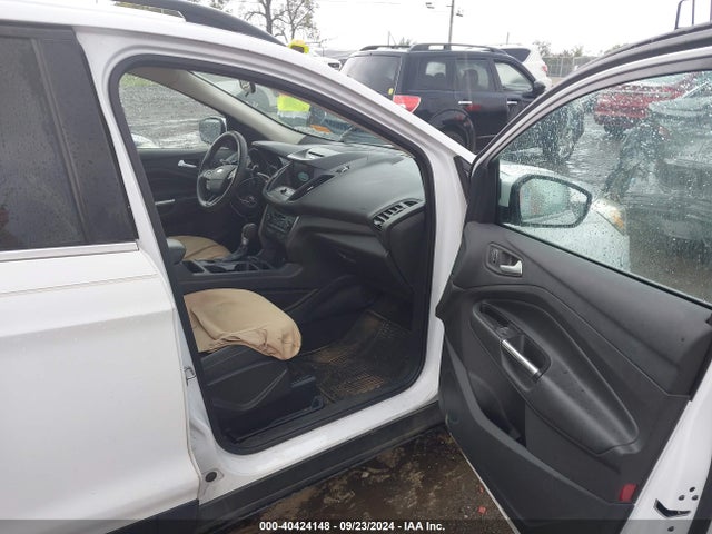 1FMCU0GD4HUB41406 Ford ESCAPE SE