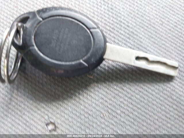 2005 MINI COOPER WMWRF33585TF62832 Photo 10