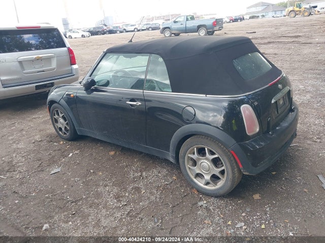 2005 MINI COOPER WMWRF33585TF62832 Photo 2
