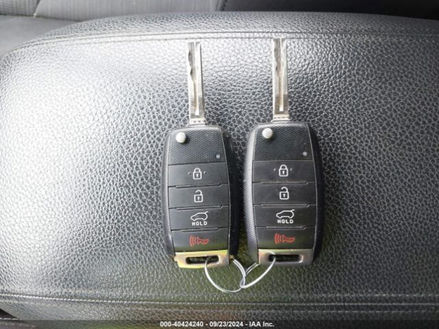 5XYKTDA6XEG516734 KIA SORENTO LX