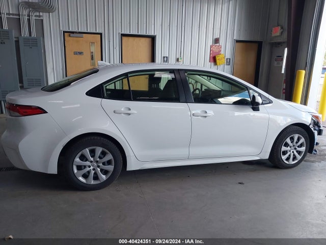 Toyota COROLLA LE 2022 JTDEPMAEXN3020829 Image 14
