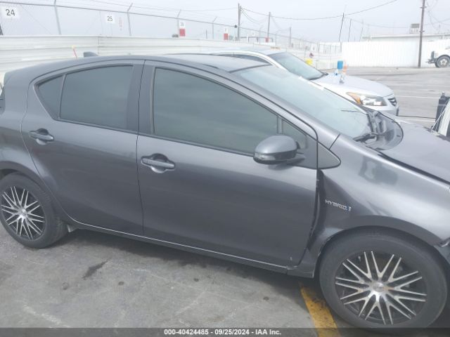 JTDKDTB33G1128842 Toyota Prius C Two