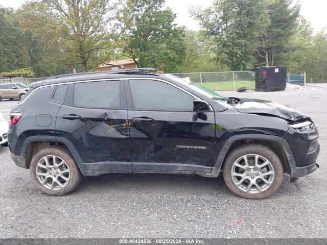 Jeep Compass Latitude Lux 4x4 2022 3C4NJDFB2NT230426 Image 14