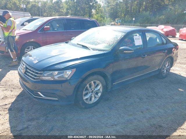 1VWAA7A37JC015448 Volkswagen Passat 2.0t R-line/2.0t S