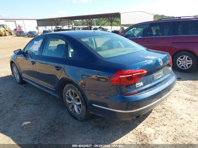 1VWAA7A37JC015448 Volkswagen Passat 2.0t R-line/2.0t S
