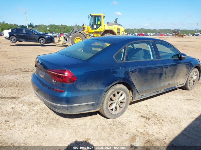 1VWAA7A37JC015448 Volkswagen Passat 2.0t R-line/2.0t S