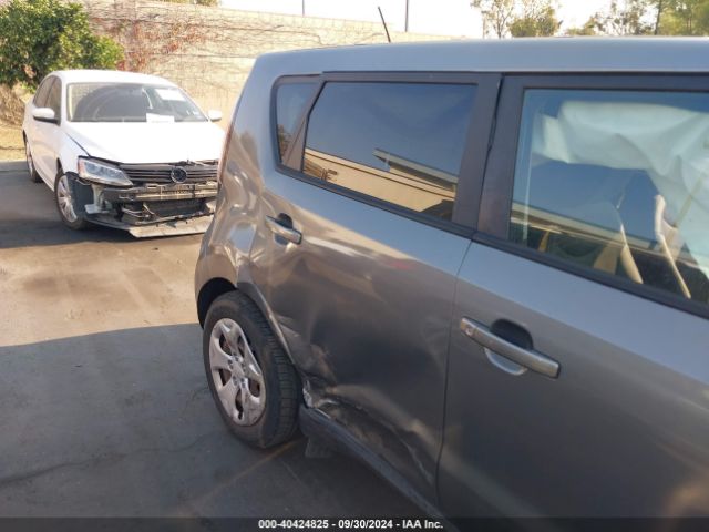 KNDJN2A24F7225023 KIA Soul