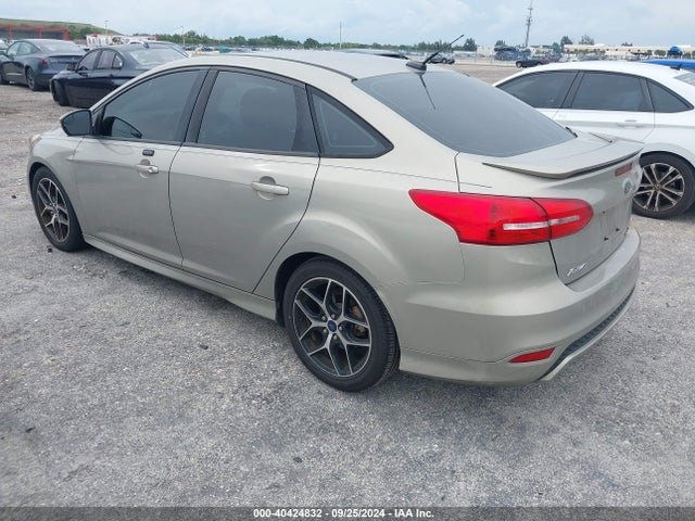 Ford FOCUS SE 2015 1FADP3F23FL260283 Image 3