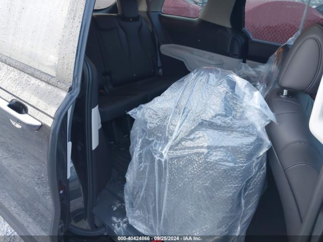KNDNB4H33R6423249 KIA Carnival Lx