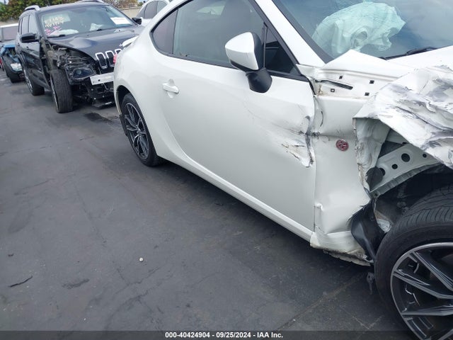 Toyota 86 2017 JF1ZNAA17H9704327 Image 13