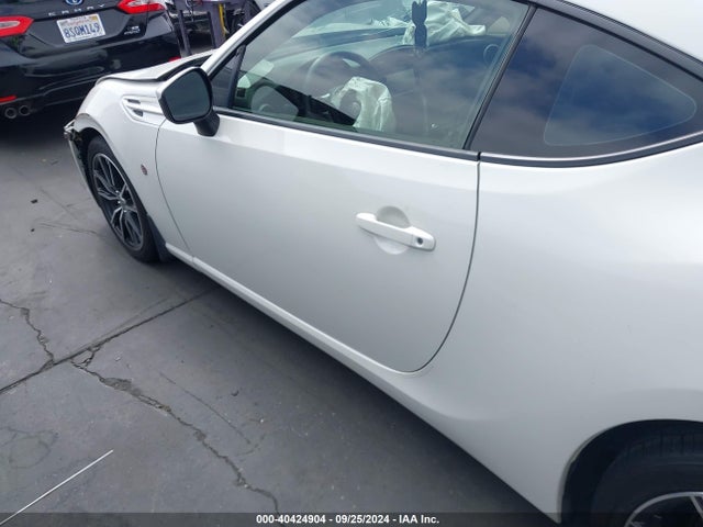 Toyota 86 2017 JF1ZNAA17H9704327 Image 14